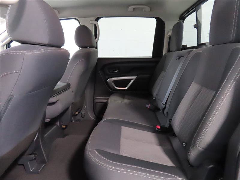Used 2022 Nissan Titan SV image 27