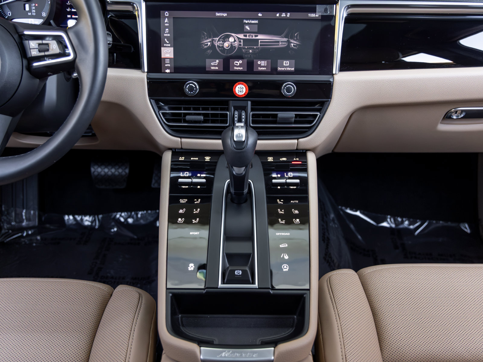 Certified 2026 Porsche Macan AWD/4WD image 44