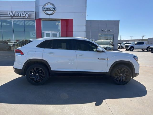 Used 2023 Volkswagen Atlas Cross Sport SE image 8