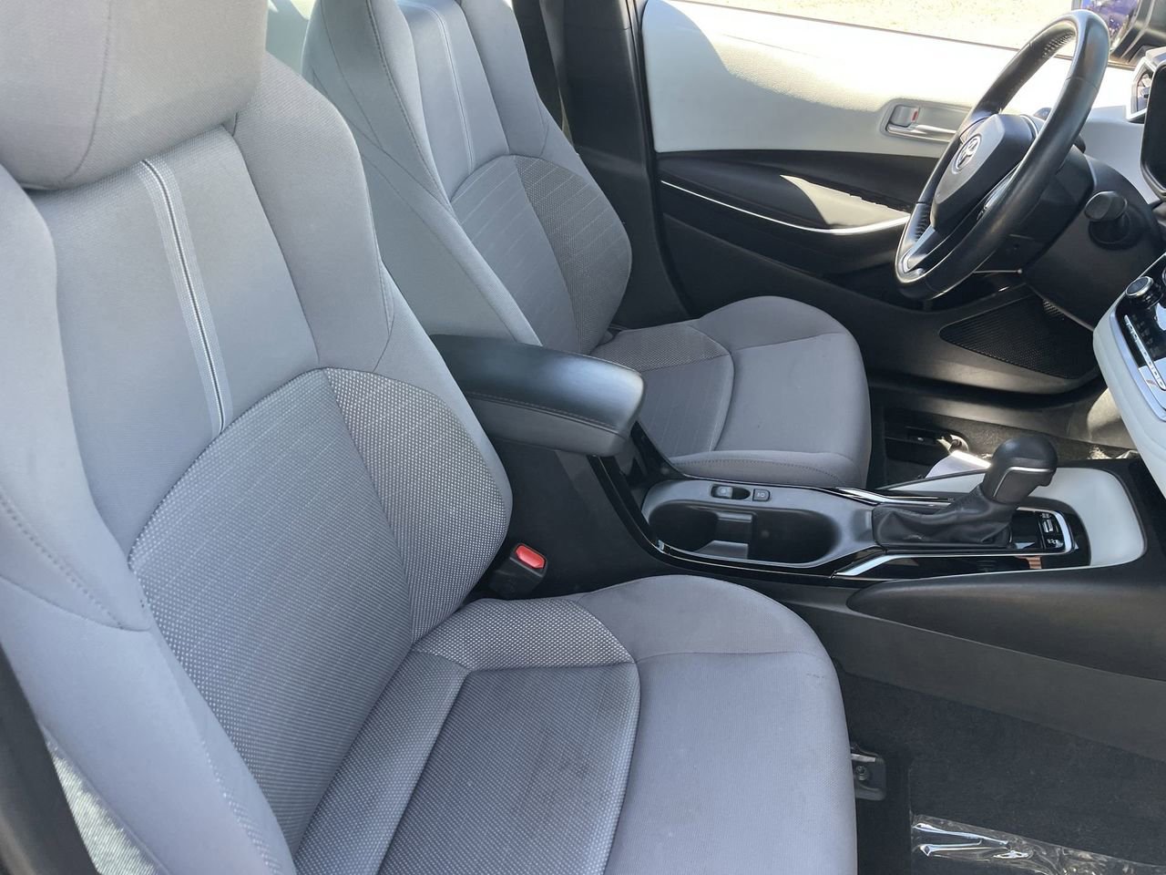 Used 2023 Toyota Corolla SE w/ Carpet Mat Package (TMS) image 10