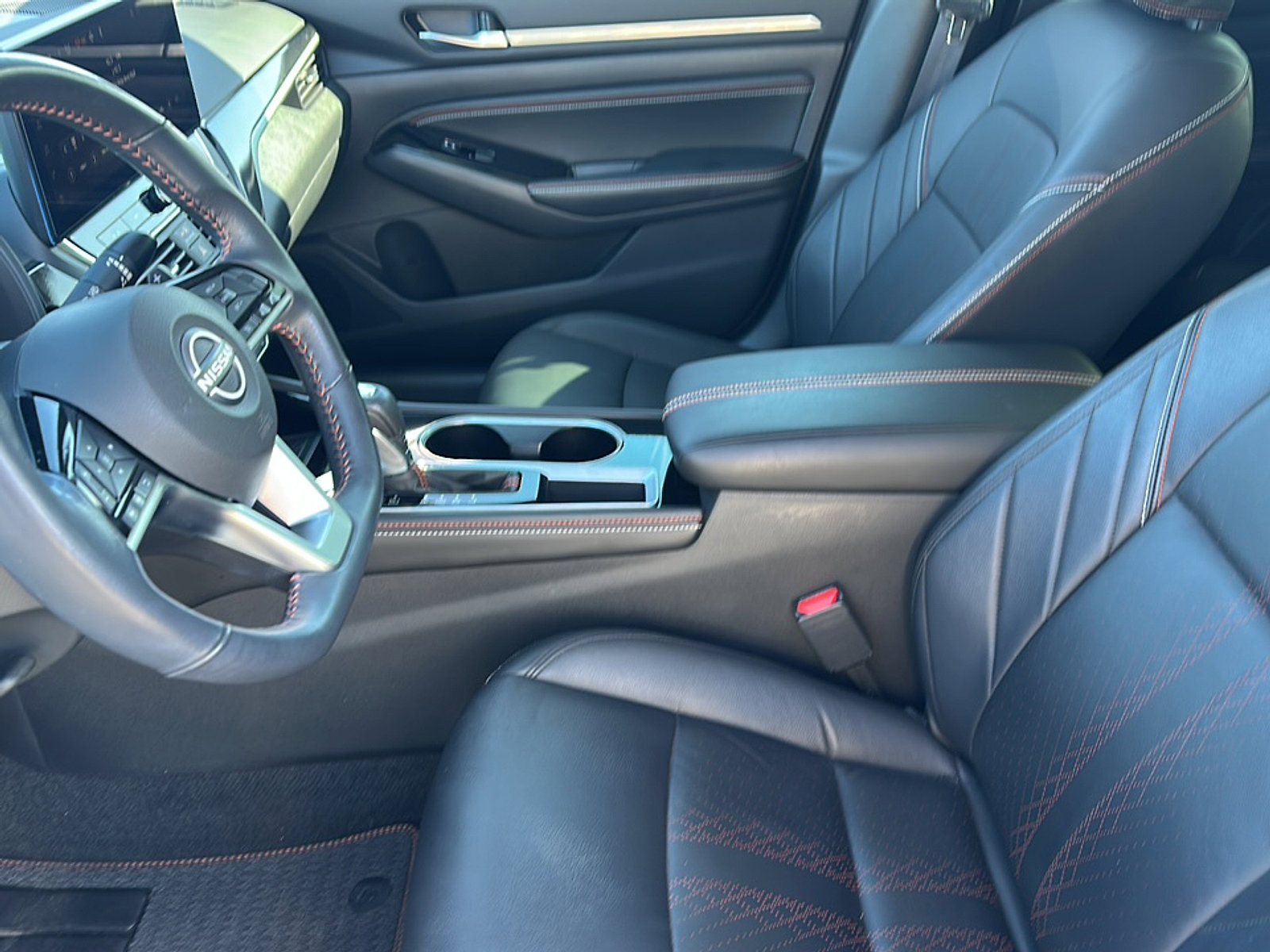 Used 2023 Nissan Altima 2.5 SR w/ SR Premium Package image 13