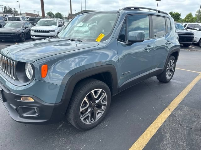 Certified 2017 Jeep Renegade Latitude w/ Advanced Technology Group AWD/4WD image 4
