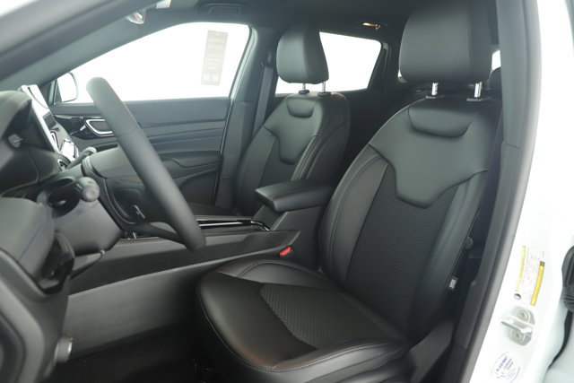 New 2026 Jeep Compass Latitude image 19