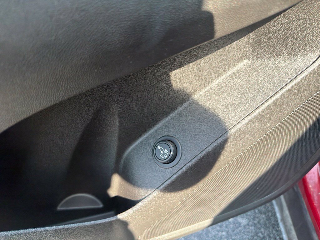 Used 2024 Chevrolet Equinox LT w/ LPO, Floor Liner Package FWD image 21