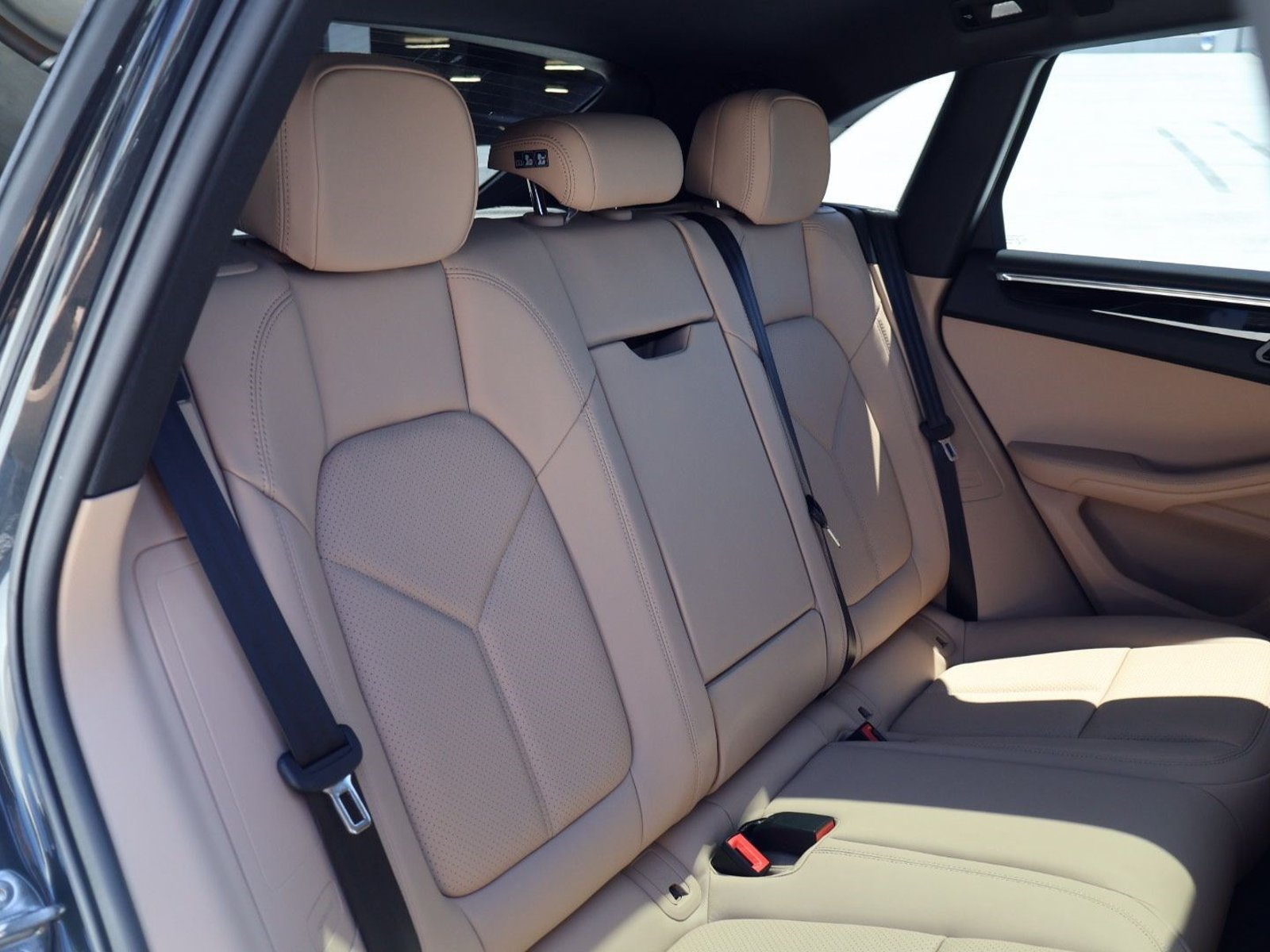New 2026 Porsche Macan AWD/4WD image 23