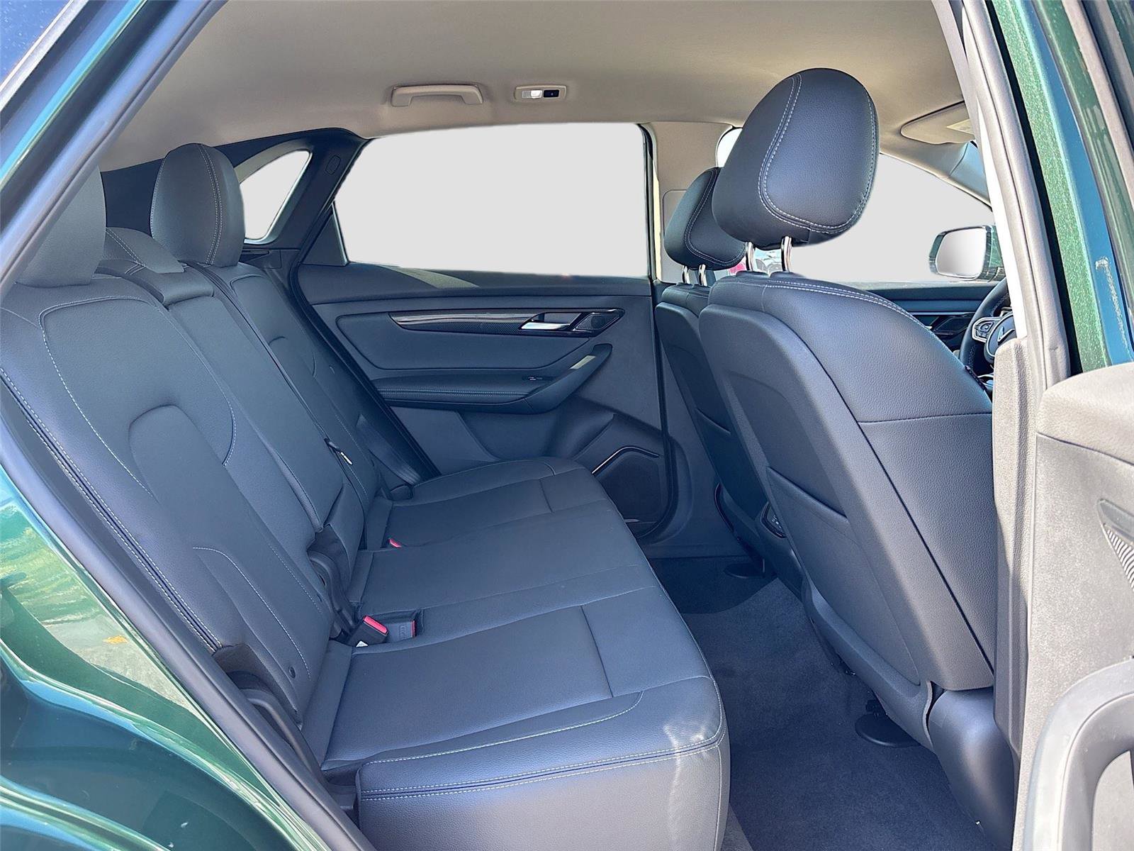 New 2025 VinFast VF 8 Eco image 26