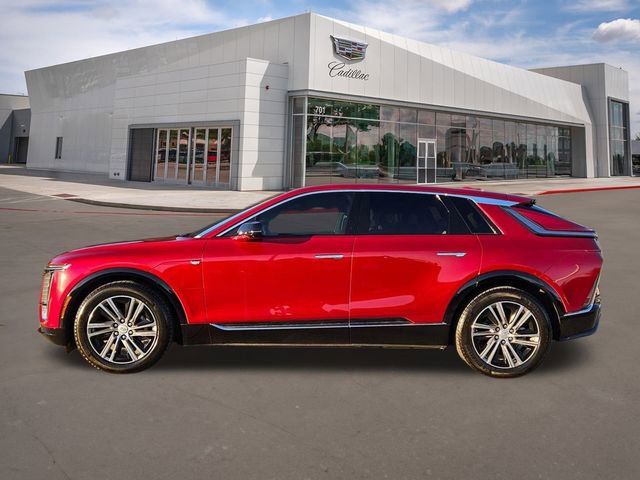 Certified 2024 Cadillac Lyriq Luxury image 2