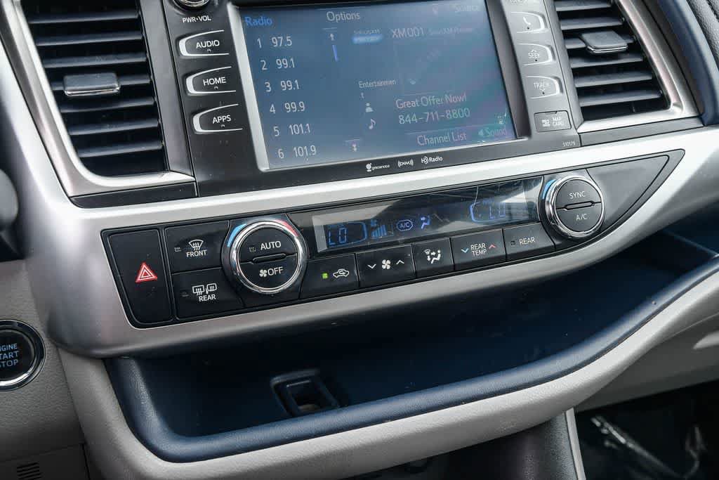 Used 2017 Toyota Highlander XLE FWD image 21