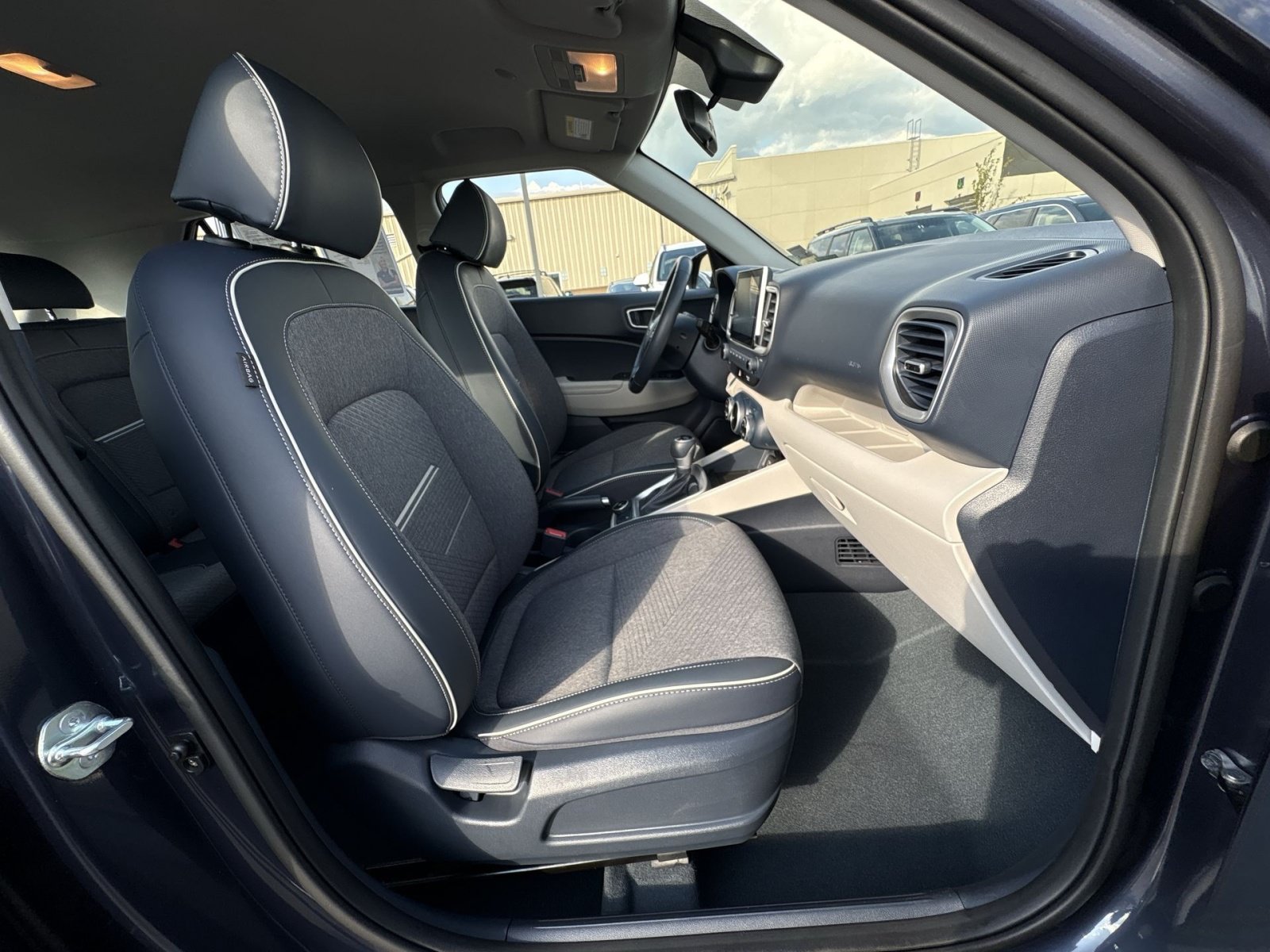 Used 2026 Hyundai Venue SEL FWD image 26