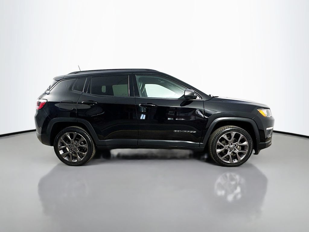 Used 2021 Jeep Compass Latitude w/ Sun and Sound Group AWD/4WD image 9