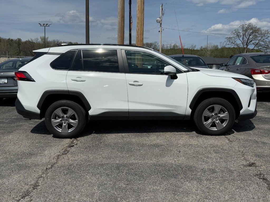 Used 2024 Toyota RAV4 XLE FWD image 2