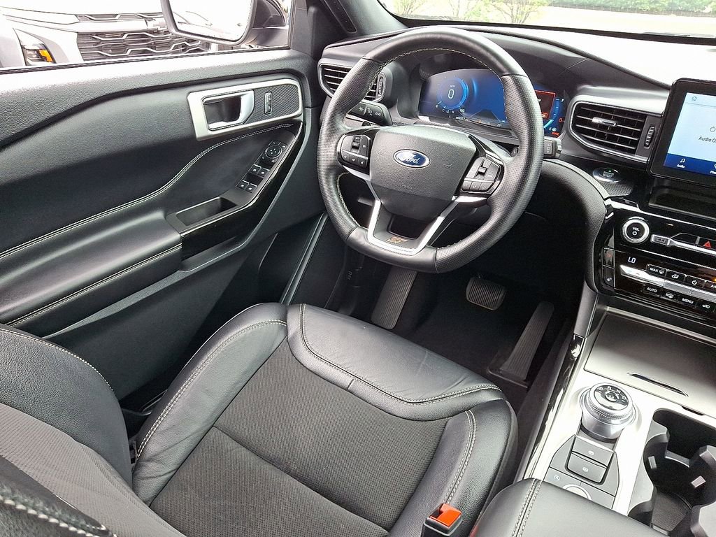 Used 2021 Ford Explorer ST w/ ST Street Pack image 15