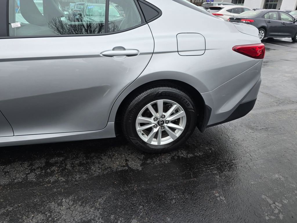 Used 2026 Toyota Camry LE w/ Convenience Package image 4