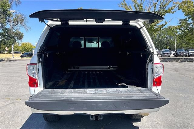 Used 2017 Nissan Titan SV RWD image 31