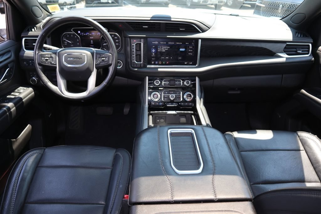 Used 2021 GMC Yukon Denali w/ Denali Ultimate Package AWD/4WD image 12