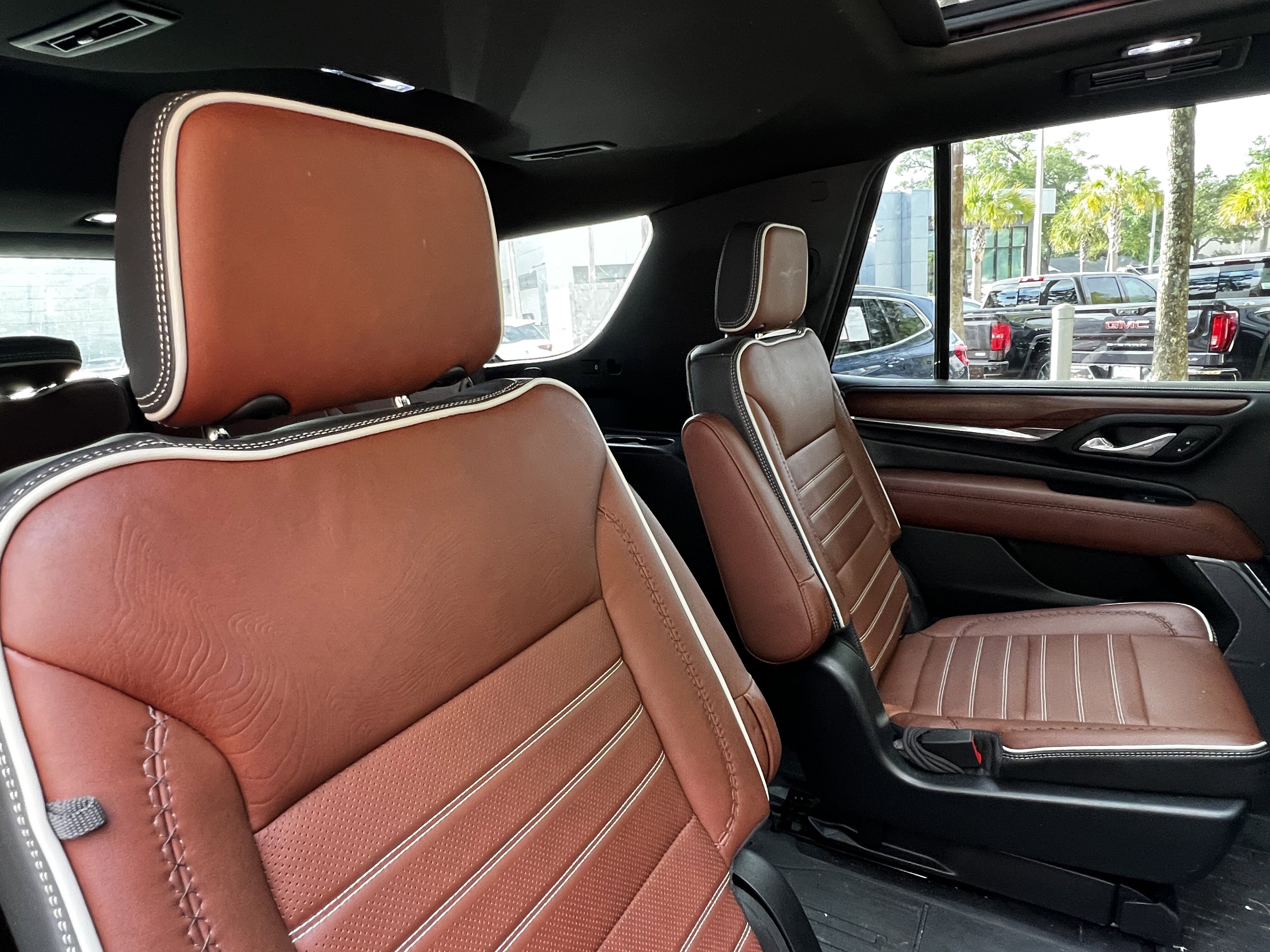 Used 2023 GMC Yukon Denali Ultimate AWD/4WD image 45