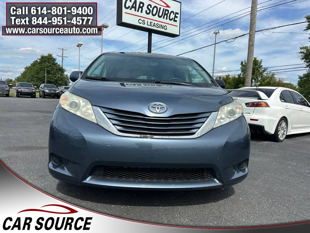Used 2015 Toyota Sienna LE AWD/4WD image 11