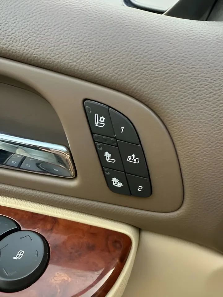 Used 2011 Chevrolet Suburban LTZ image 48