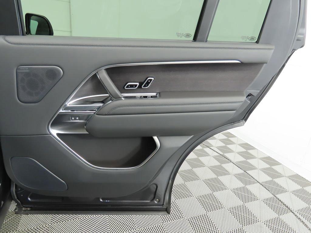 New 2025 Land Rover Range Rover Long Wheelbase SE image 27