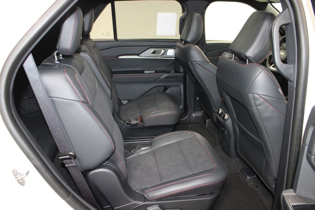 New 2026 Ford Explorer ST image 32