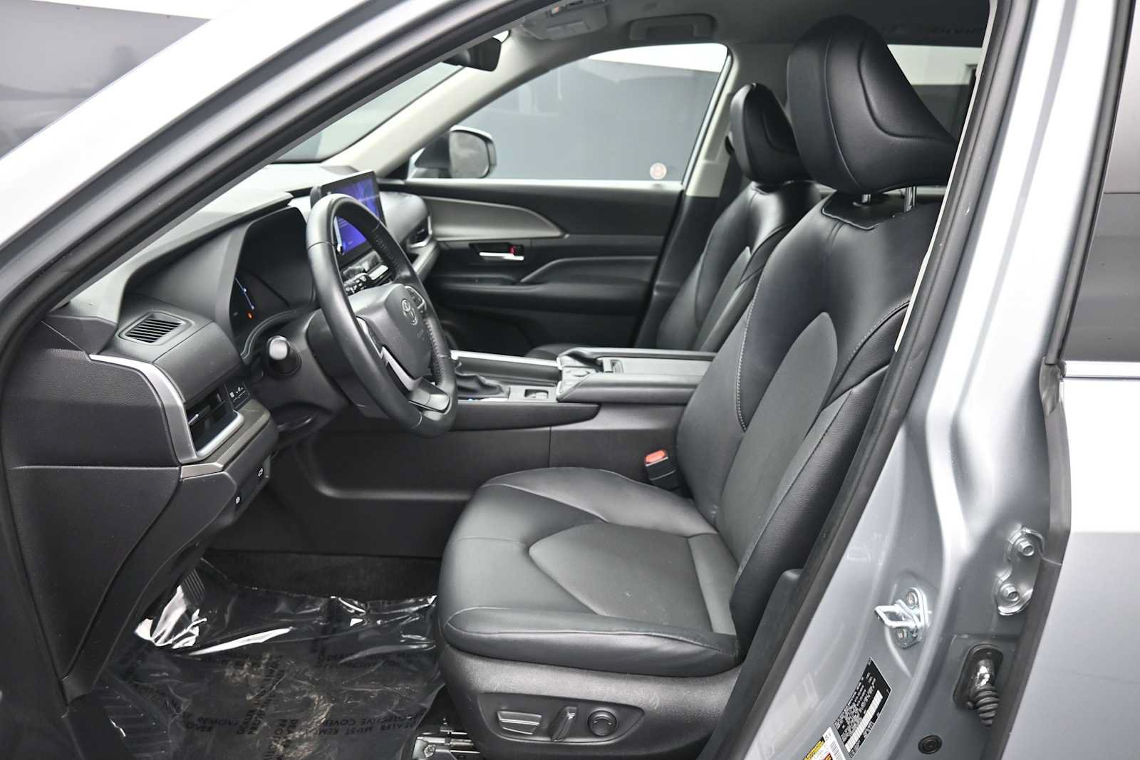 Certified 2025 Toyota Grand Highlander AWD image 20