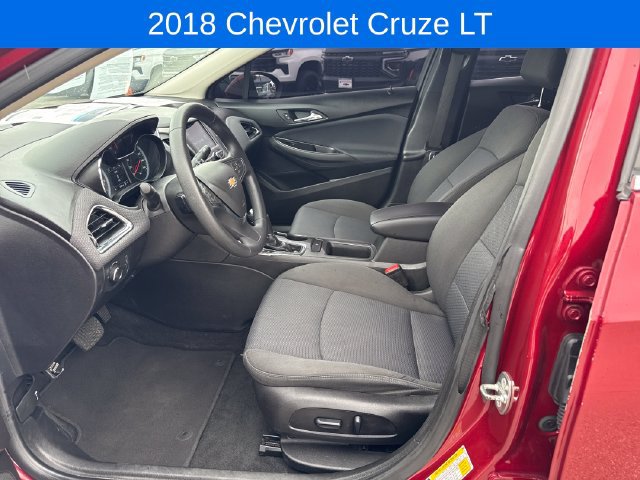 Certified 2018 Chevrolet Cruze LT w/ Convenience Package FWD image 9