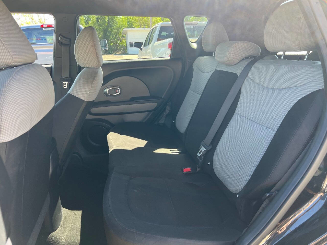 Used 2016 Kia Soul FWD image 11