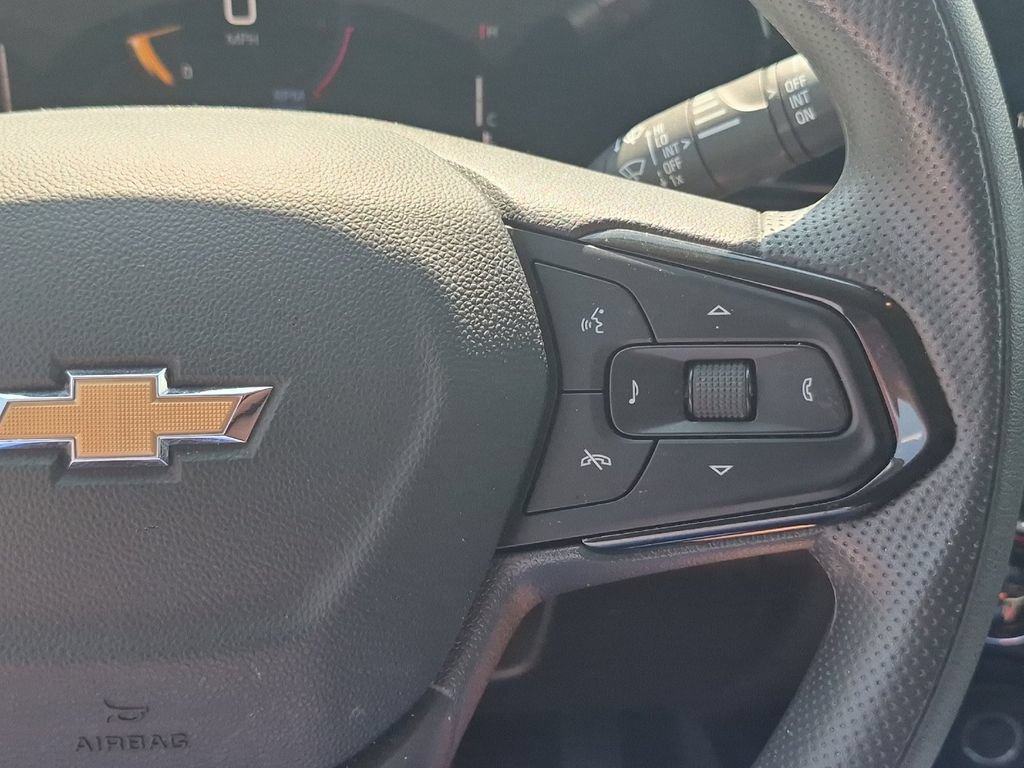 Used 2025 Chevrolet Trax LT FWD image 25