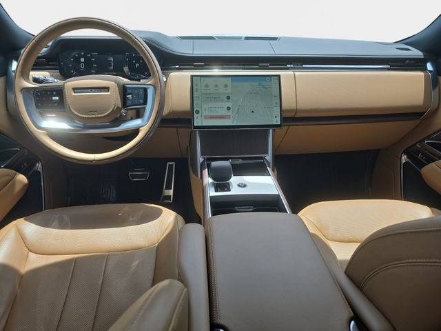 Used 2025 Land Rover Range Rover SE AWD/4WD image 10