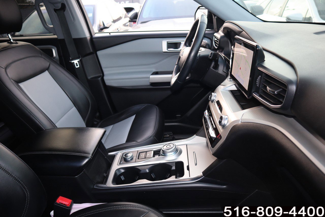 Used 2022 Ford Explorer XLT w/ Equipment Group 202A image 11