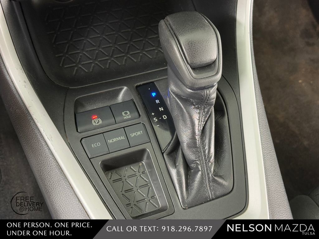 Used 2020 Toyota RAV4 XLE FWD image 37