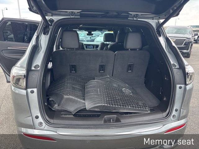 Used 2023 Buick Enclave Avenir w/ Avenir Technology Package image 31