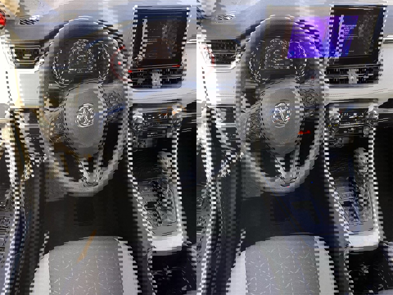 Used 2025 Toyota RAV4 XLE image 12