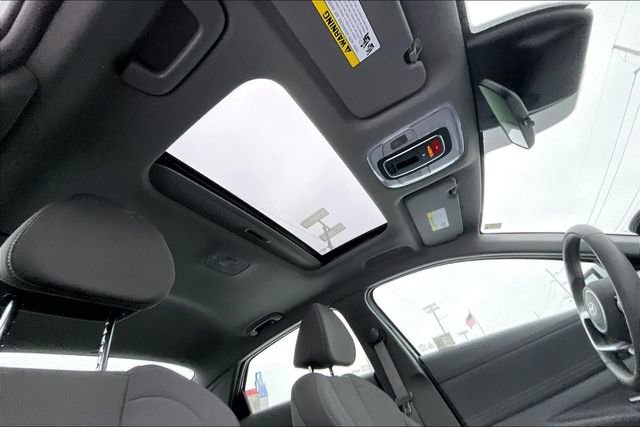 Certified 2025 Hyundai Elantra SEL image 22