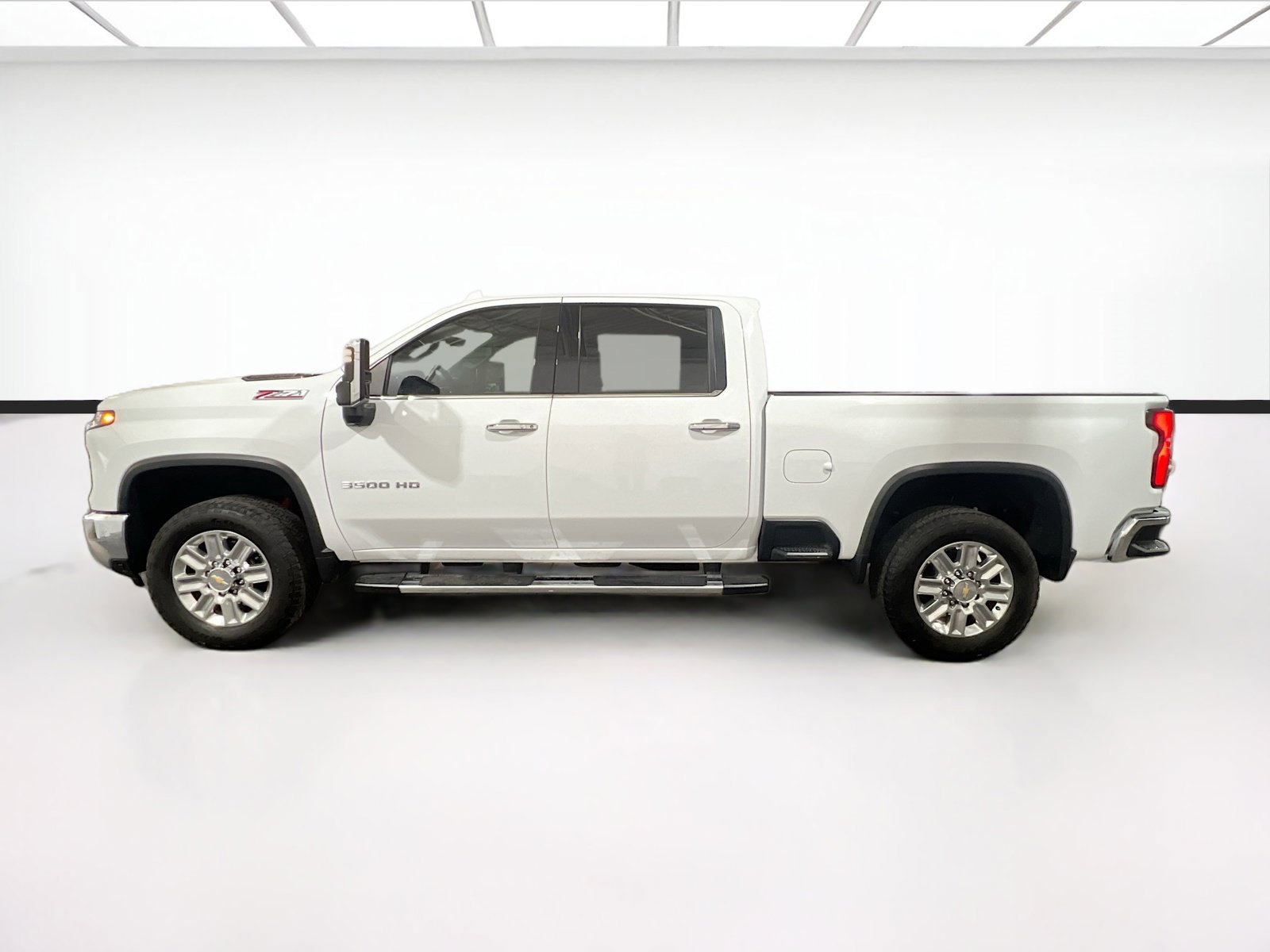 Used 2024 Chevrolet Silverado 3500 LTZ AWD/4WD image 23