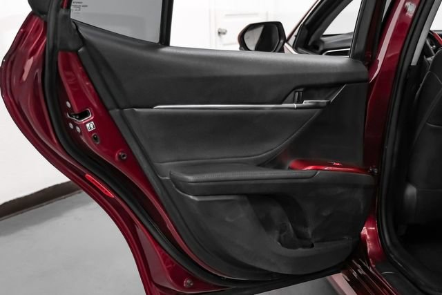 Used 2018 Toyota Camry XLE FWD image 38
