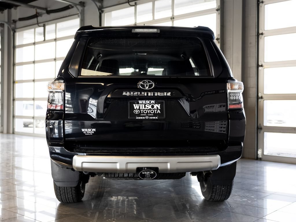Used 2024 Toyota 4Runner TRD Off-Road Premium AWD/4WD image 4