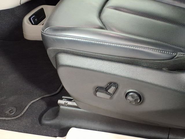 Used 2023 Chrysler Pacifica Touring-L image 15
