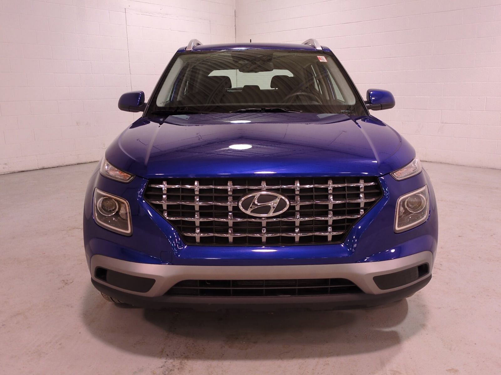 Used 2025 Hyundai Venue SEL image 8