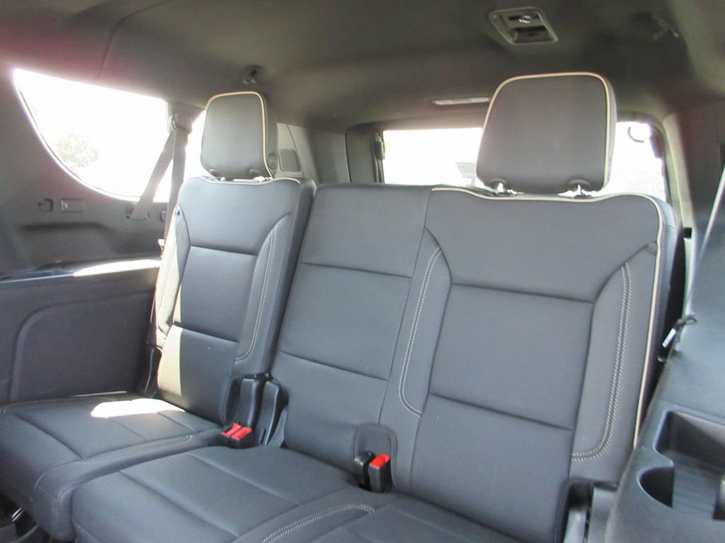 Certified 2024 GMC Yukon XL SLT w/ SLT Premium Package AWD/4WD image 24
