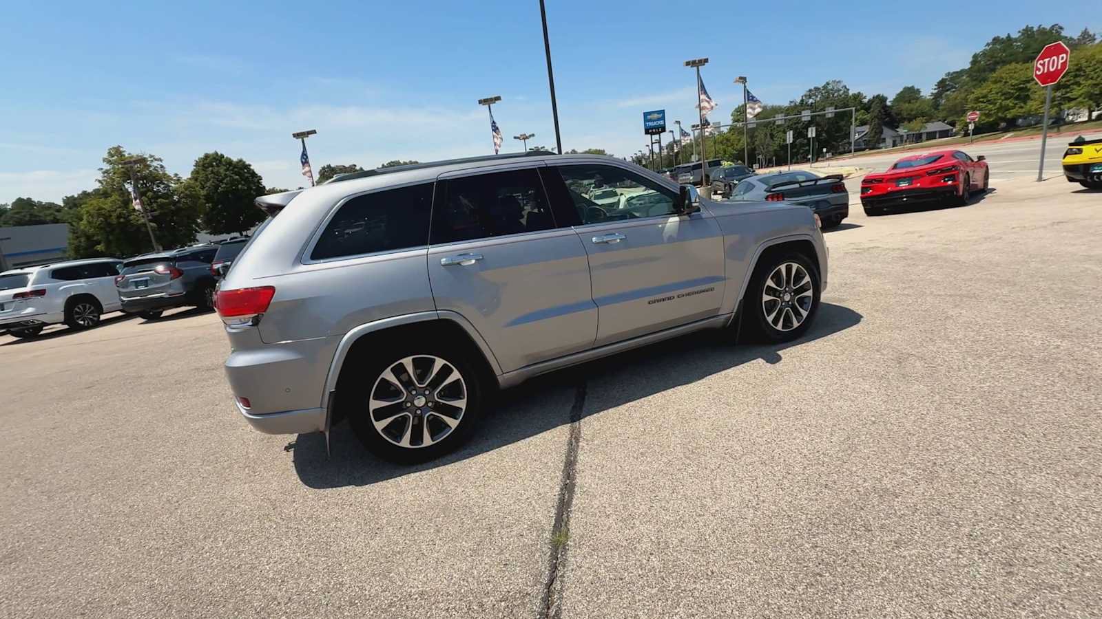 Used 2018 Jeep Grand Cherokee Overland AWD/4WD image 8