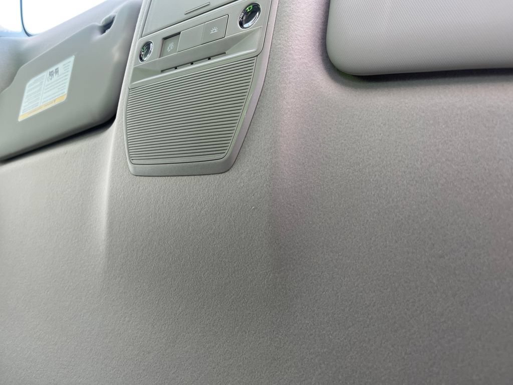 New 2027 Nissan Kicks SR w/ Cold Weather Package FWD image 20