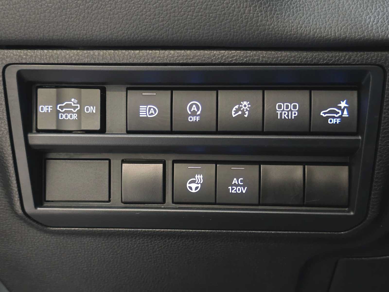 Used 2024 Toyota Tundra Limited AWD/4WD image 18