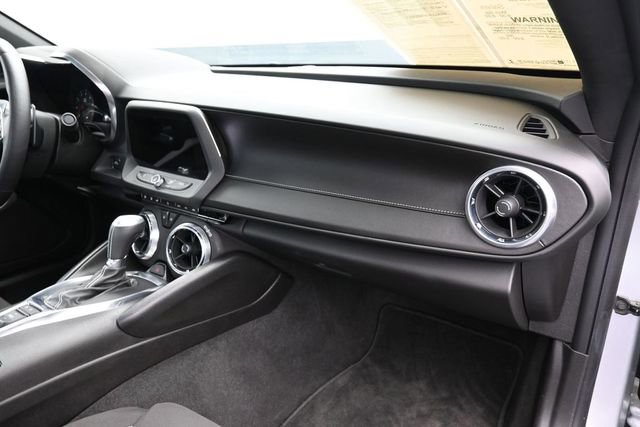 Used 2018 Chevrolet Camaro SS RWD image 34