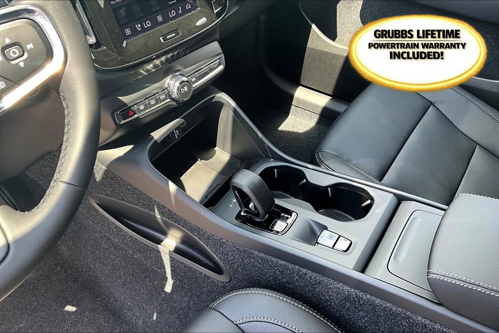 New 2026 Volvo XC40 B4 Core w/ Climate Package image 21