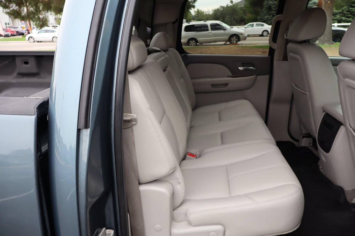 Used 2009 Chevrolet Silverado 2500 LTZ w/ LTZ Plus Package AWD/4WD image 21