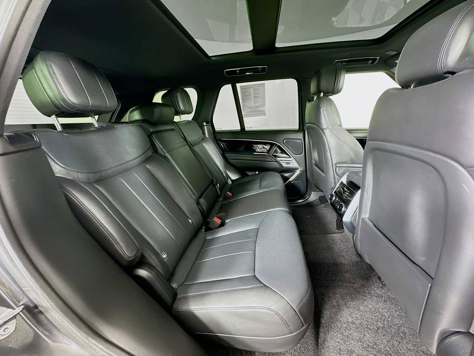 Certified 2023 Land Rover Range Rover SE image 50
