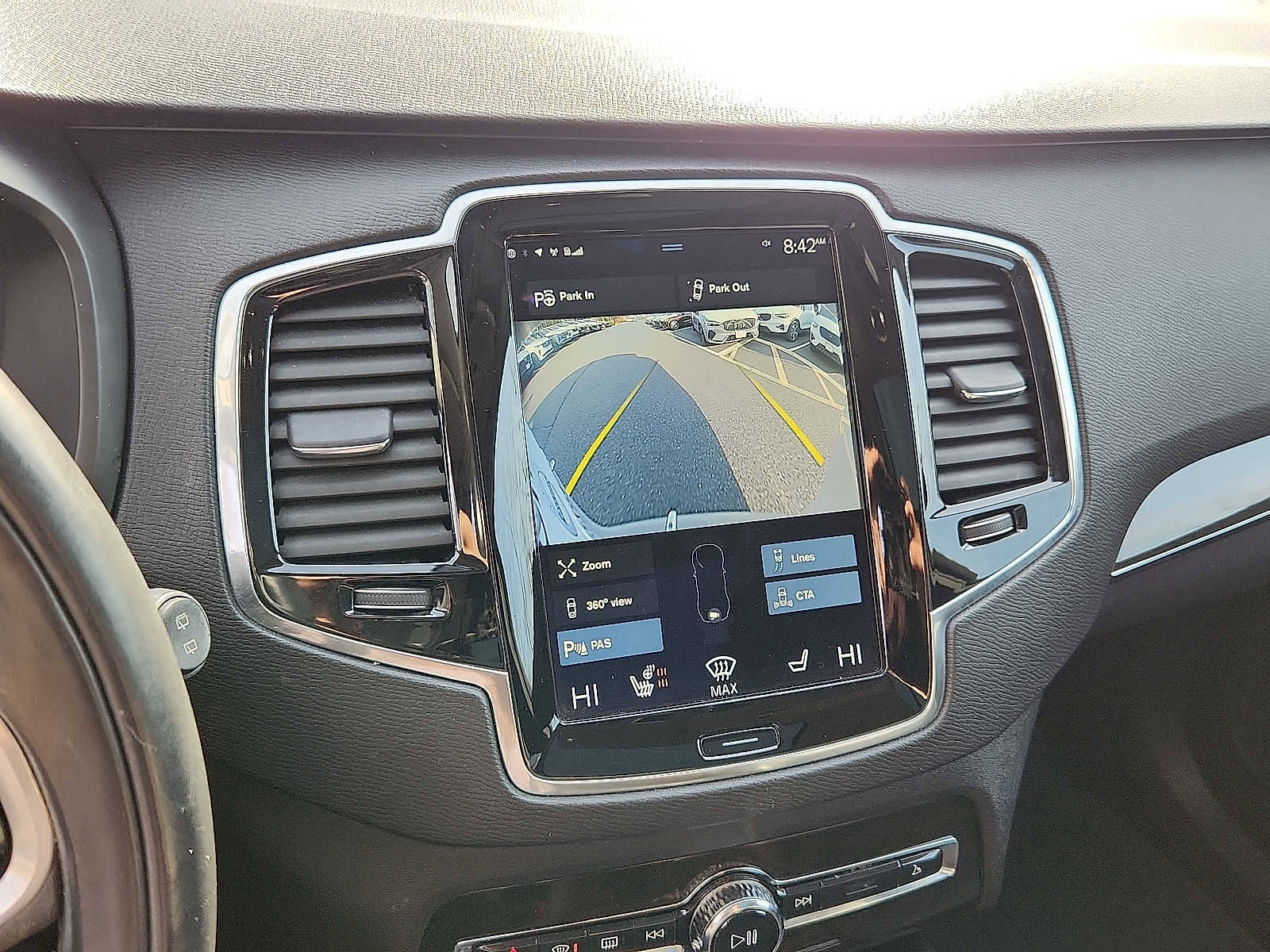 Used 2018 Volvo XC90 T6 Momentum w/ Convenience Package image 16