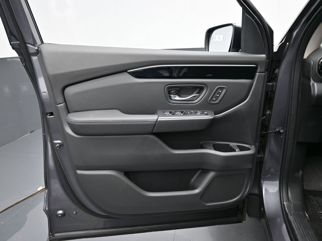 New 2025 Honda Pilot Touring image 30