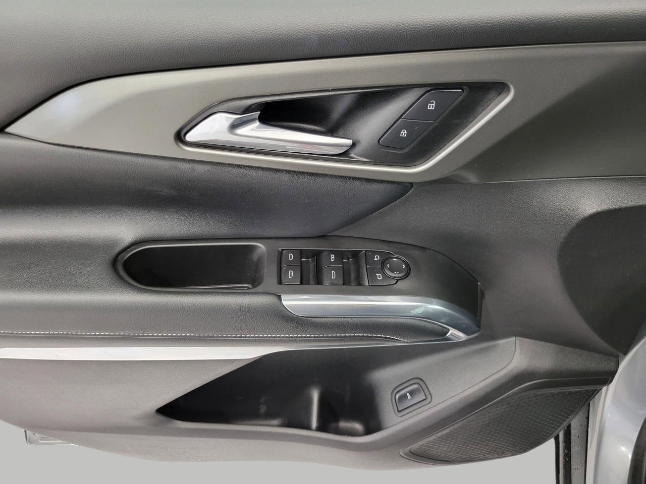 Used 2025 Chevrolet Traverse LT w/ LPO, Floor Liner Package image 28